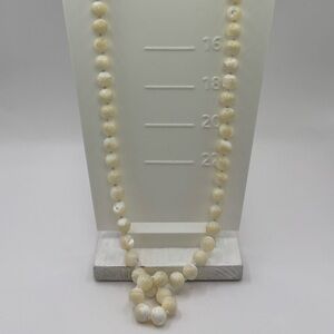 Vintage mother of pearl hand knotted necklace